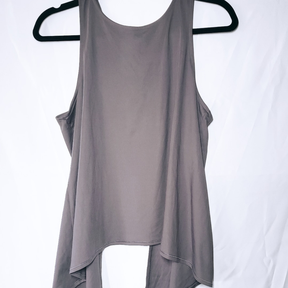 Yogalicious workout tank. Size M